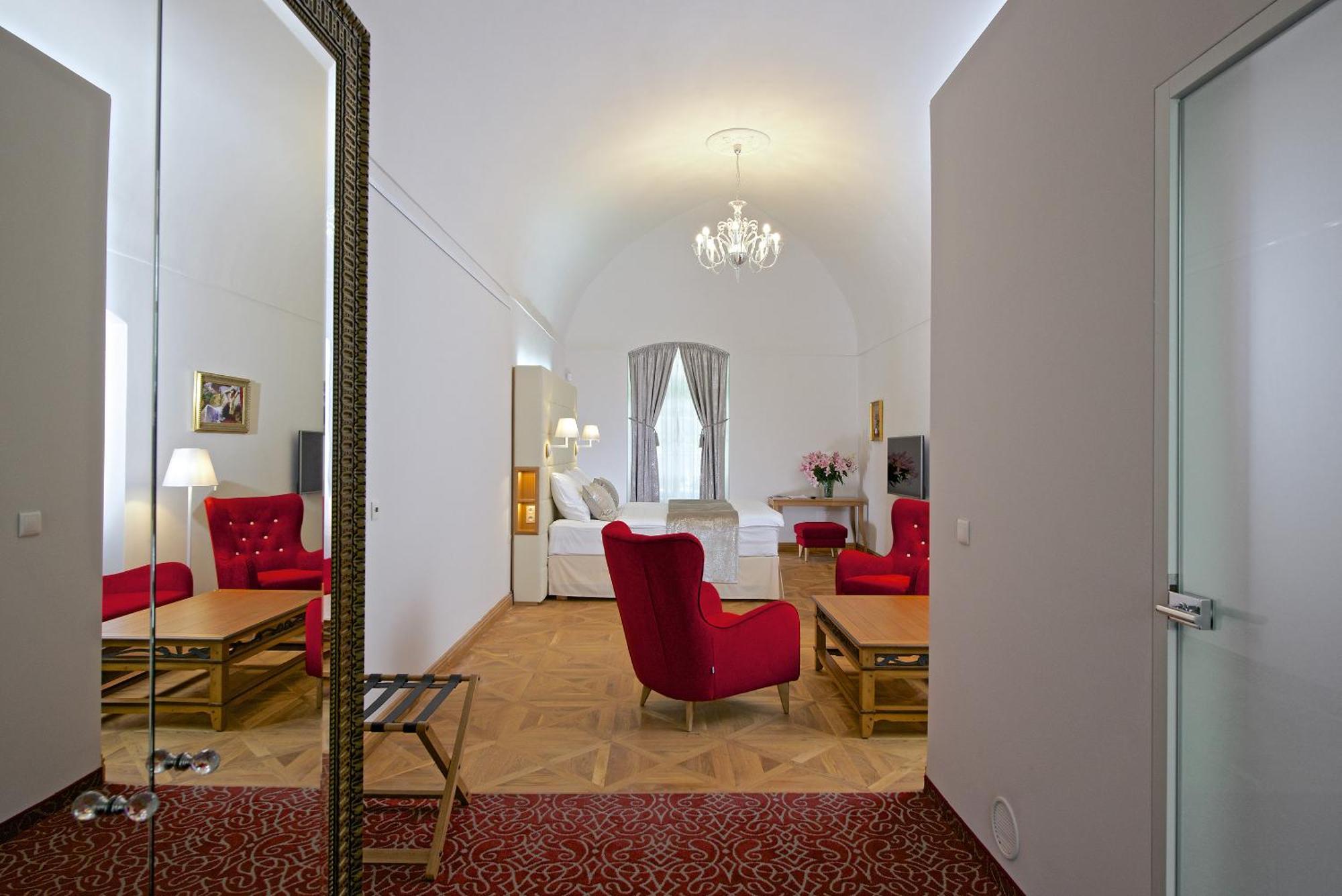 Zamek Ratmerice - Hotel & Resort Exterior foto