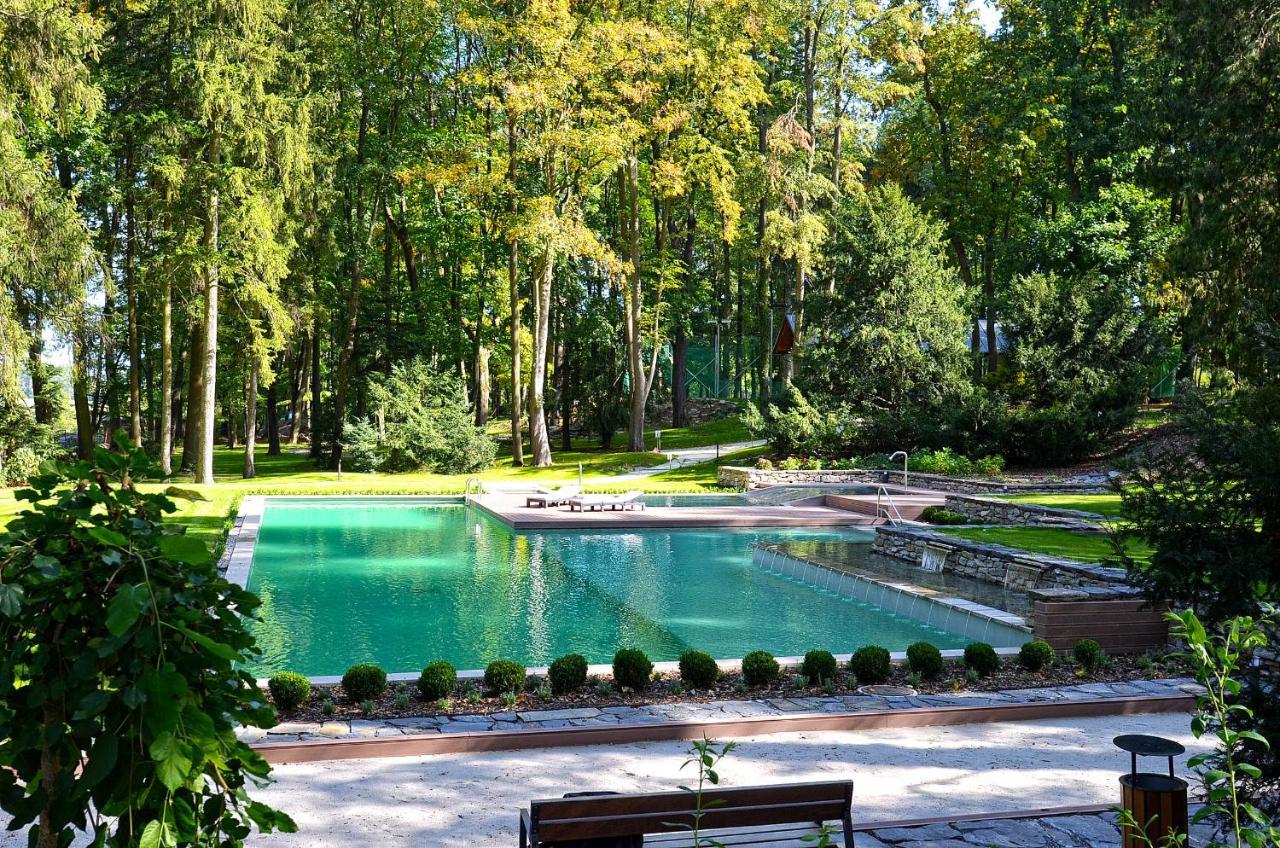 Zamek Ratmerice - Hotel & Resort Exterior foto