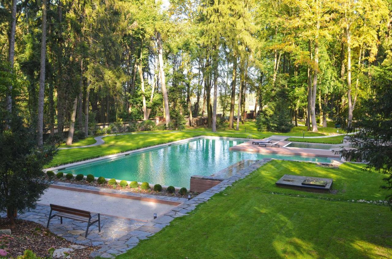 Zamek Ratmerice - Hotel & Resort Exterior foto
